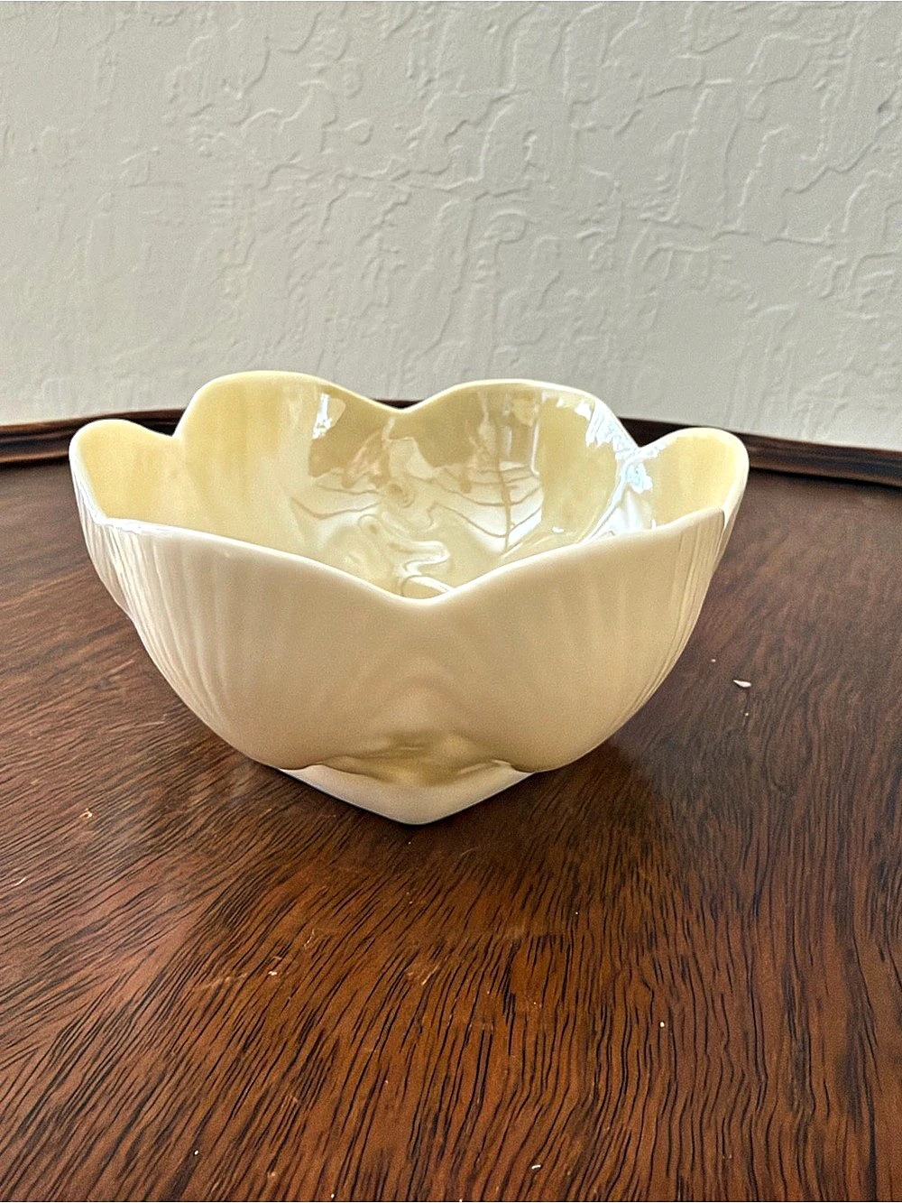 Belleek New Shell Bowl Porcelain Serveware in Cream
